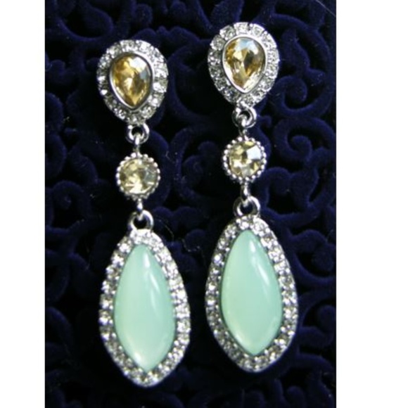 Seabreeze Dangle Earrings - Picture 6 of 7